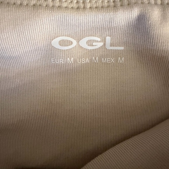 OGL Brami Top Sz M Tan Long Sleeve Built In Bra Ruched Sides New With Tags - Picture 3 of 12